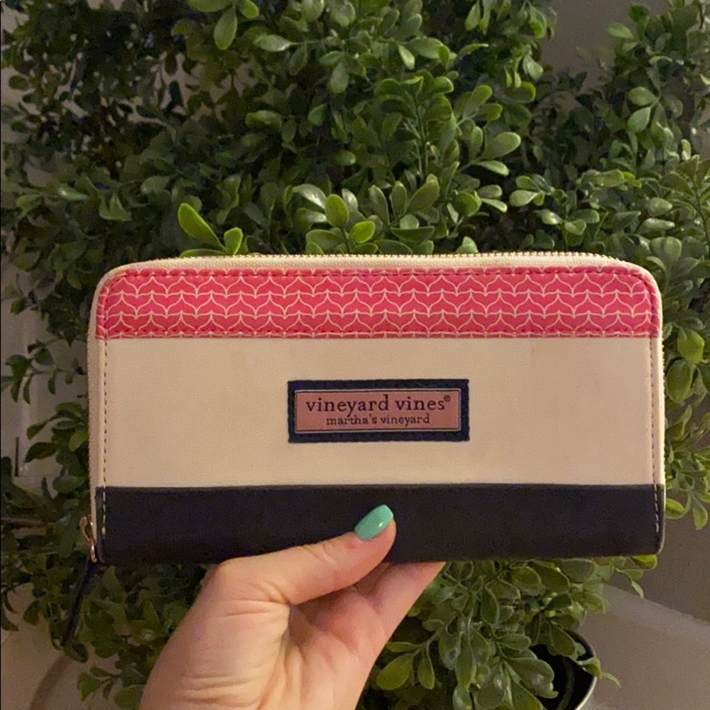 Vineyard Vines wallet